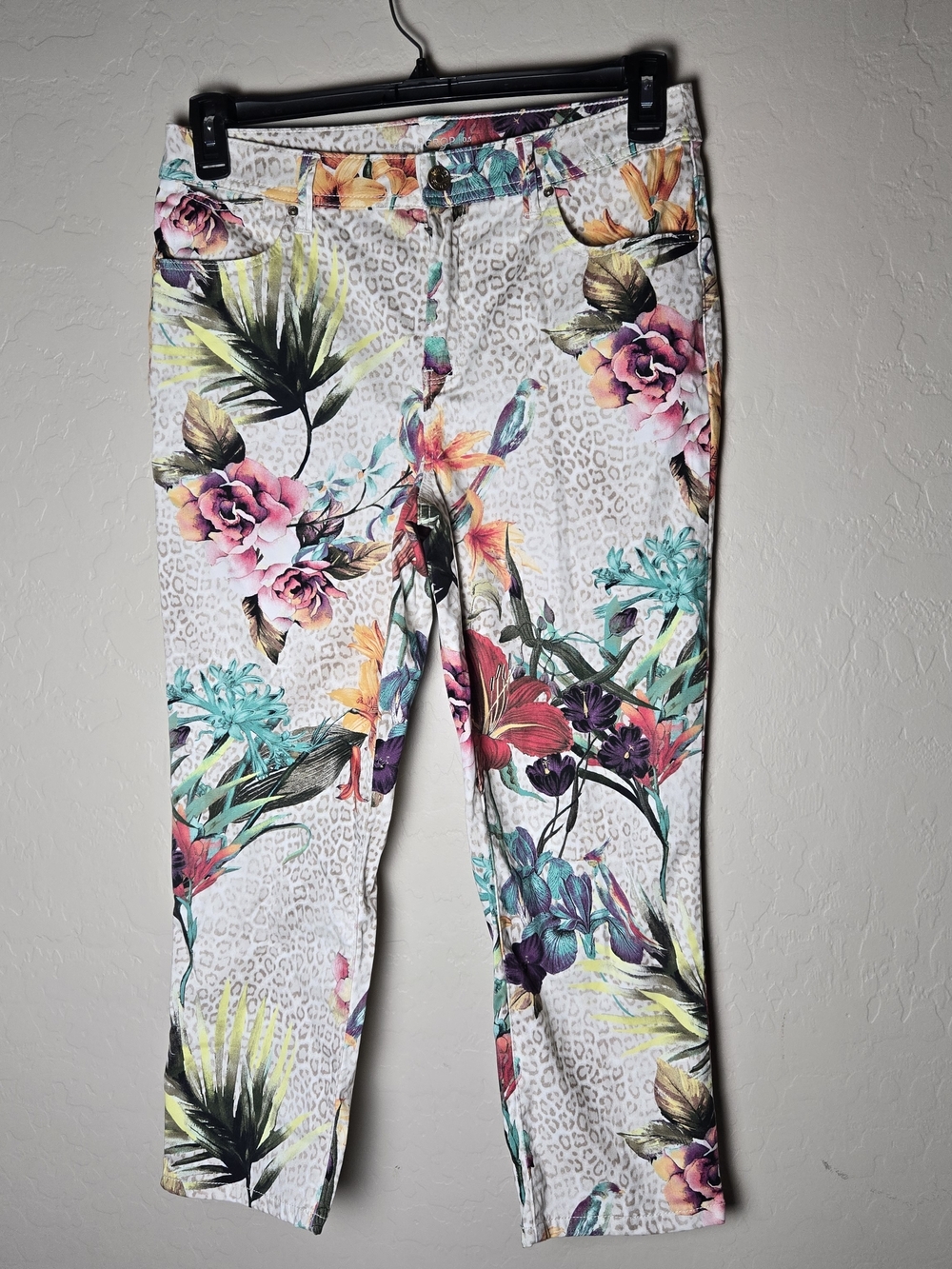 Chico's Tropical Floral Cropped Pants in White with Multicolor Cheetah Print